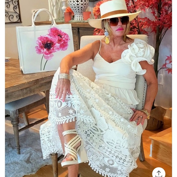 VINCE CAMUTO Nanthie Leather Studded Strappy Platform Sandals In Warm Vanilla - Picture 2 of 14